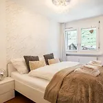 Stylish Home With Matterhorn View In The Center